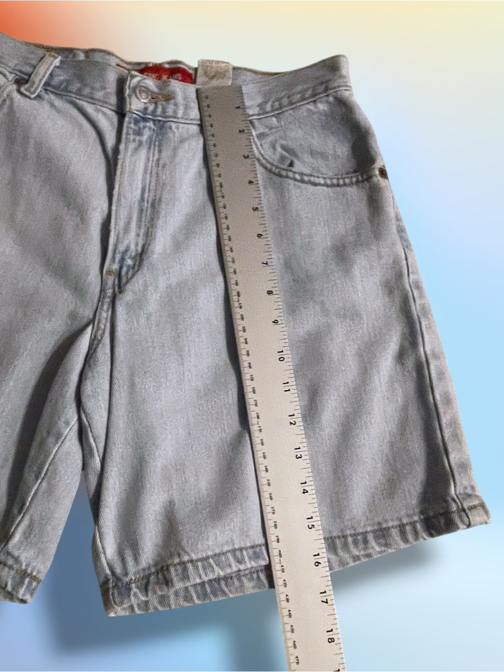 Levi's Women's Light Wash Classic Jeans Denim Shorts Size 10 - Picture 10 of 14
